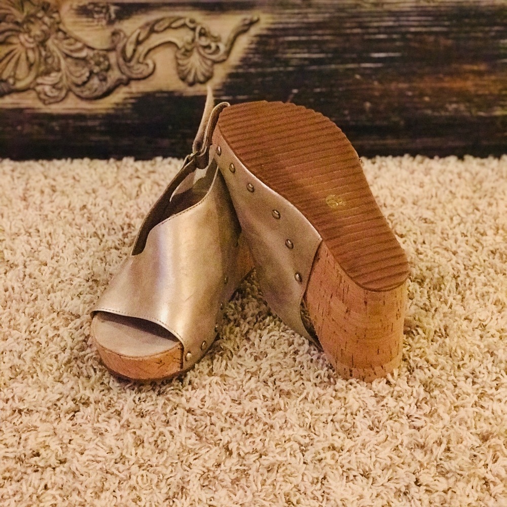 Antelope Shoes EUC
